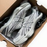 ASICS GEL-KINETIC FLUENT “Seal Grey Pure Silver” - on foot
