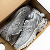 New Balance 1906W “Silver Metallic” - on foot