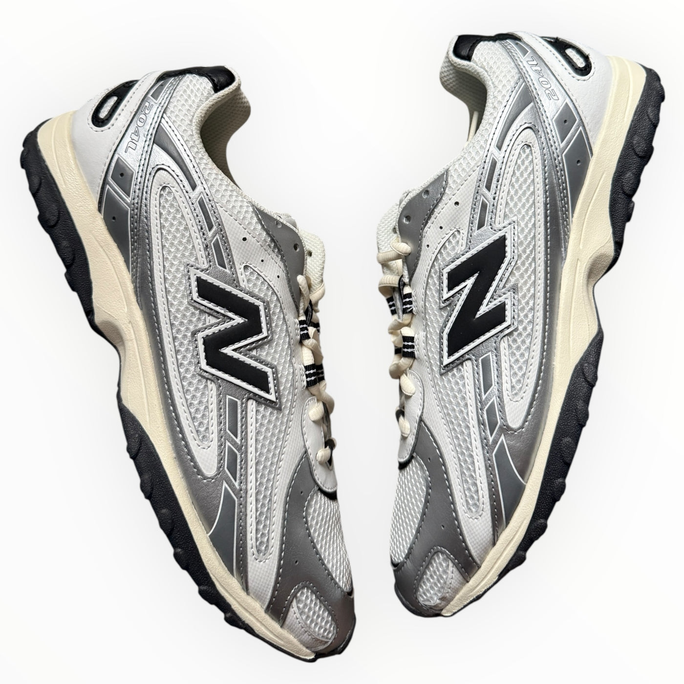 New Balance 204L “Silver Metallic Black”