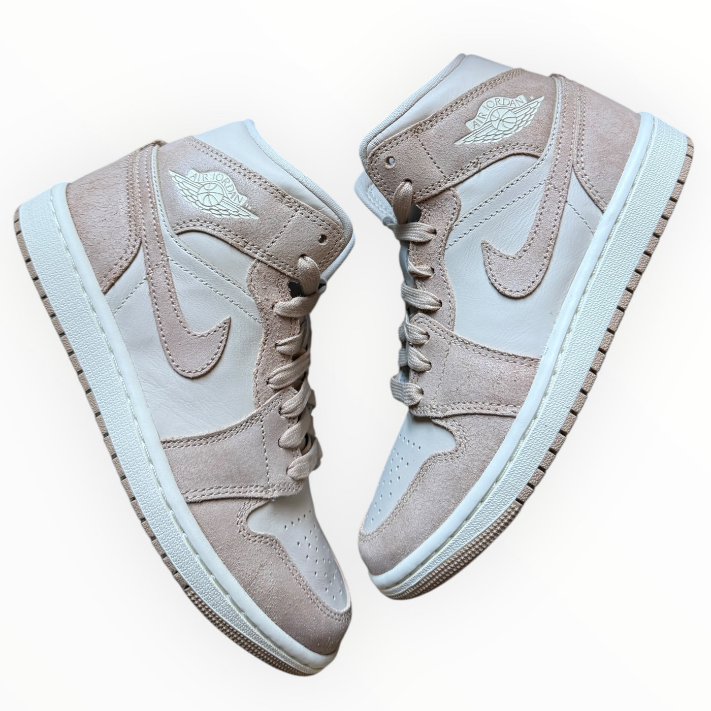 Jordan 1 Mid SE “Legend Light Brown”