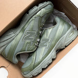 New Balance 740 “Dark Olivine Khaki” - on foot