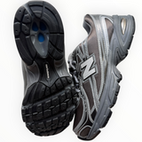 New Balance 740 “Black Metallic” - detail