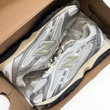 New Balance 204L “Silver Metallic Sage Green” - detail