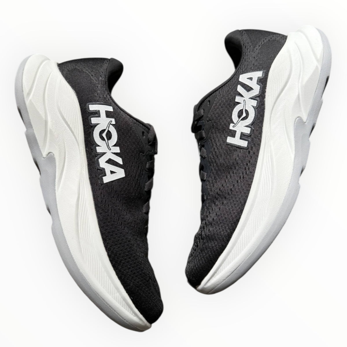Hoka Rincon 4 “Black / White”