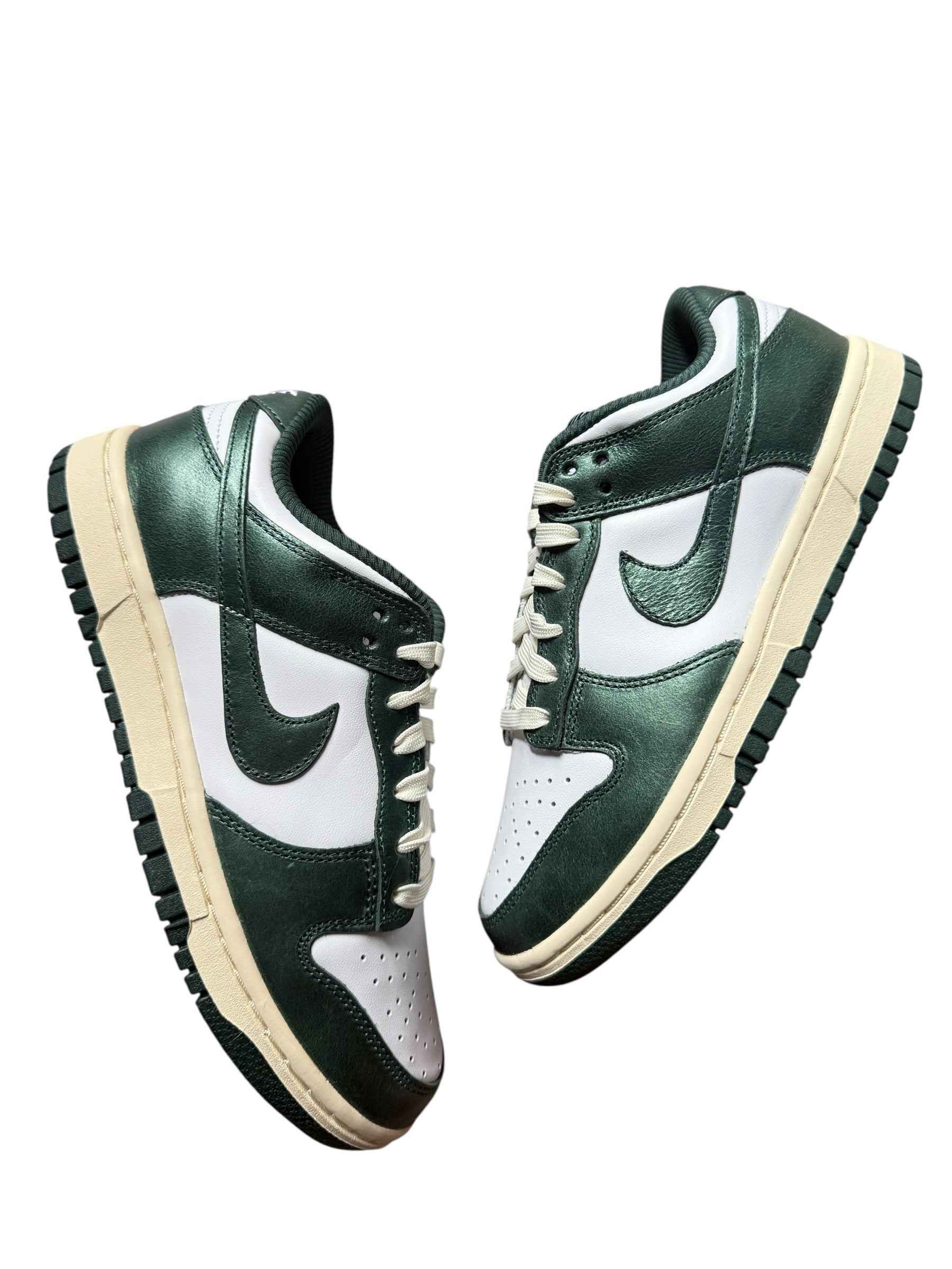 Nike Dunk Low "Vintage Green"